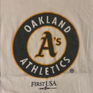 Oakland Athletics A's XL T-Shirt Coliseum First USA Bank One Gildan Heavy Cotton